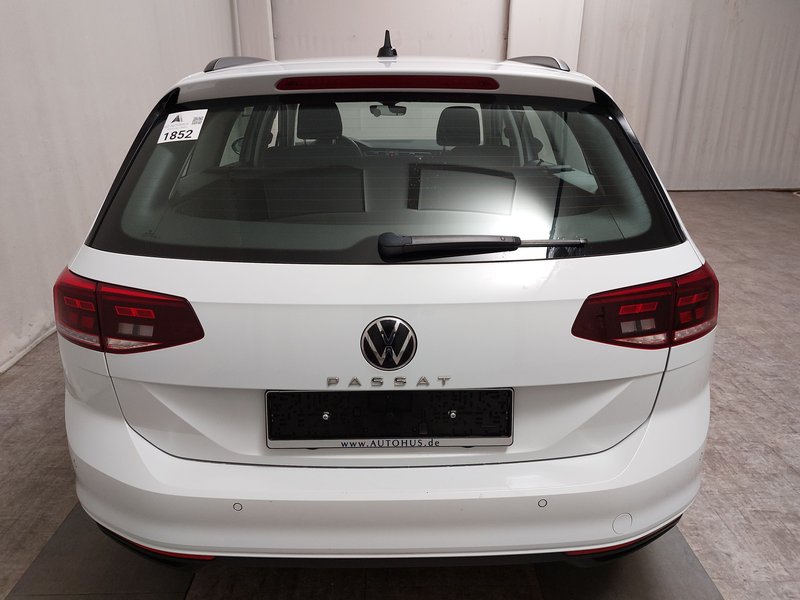 Volkswagen Passat Variant 2.0 TDI automatik • bežično punjenje • LED — 14