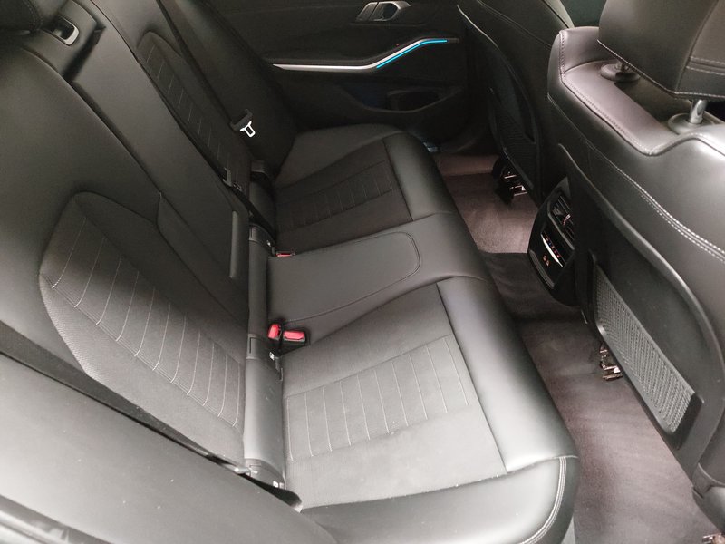 BMW 330e Touring Sport Line automatik • ACC • AHK — 12