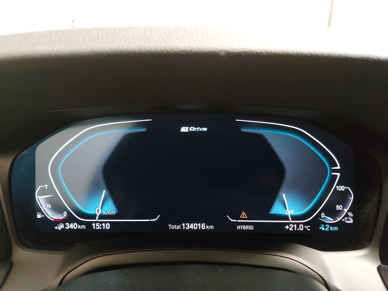 BMW 330e Touring Sport Line automatik • ACC • AHK — 20