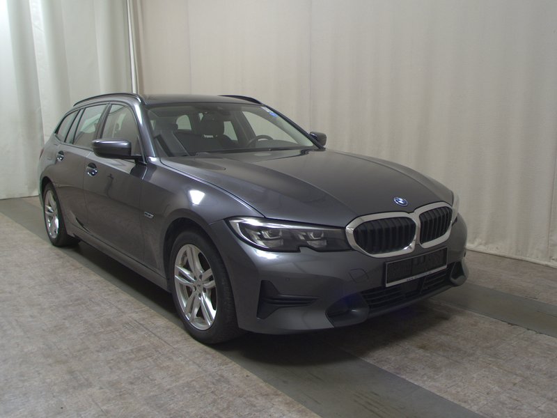 BMW 330e Touring Sport Line automatik • ACC • AHK — 3