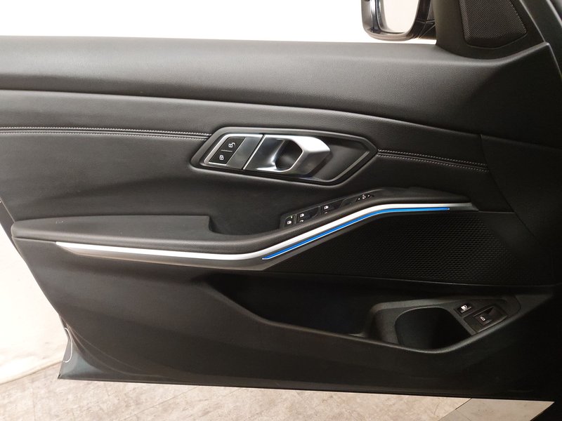 BMW 330e Touring Sport Line automatik • ACC • AHK — 5