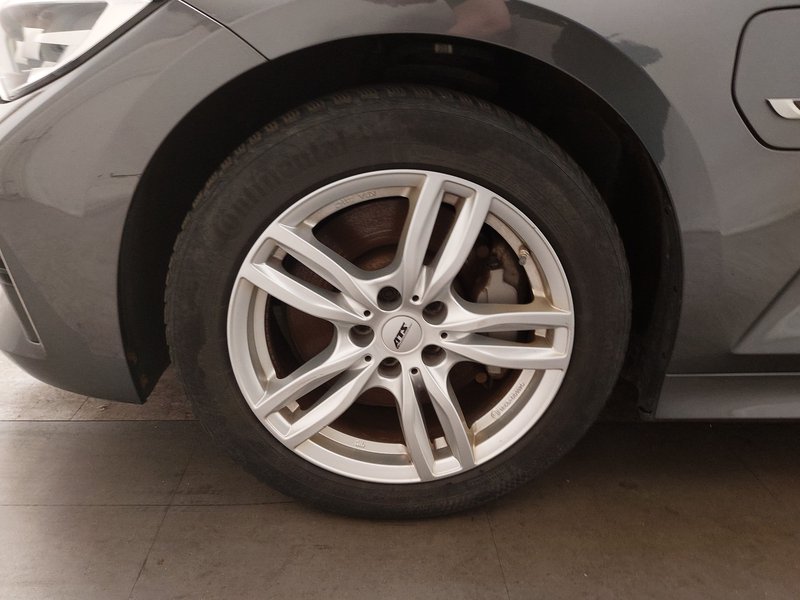 BMW 330e Touring Sport Line automatik • ACC • AHK — 8