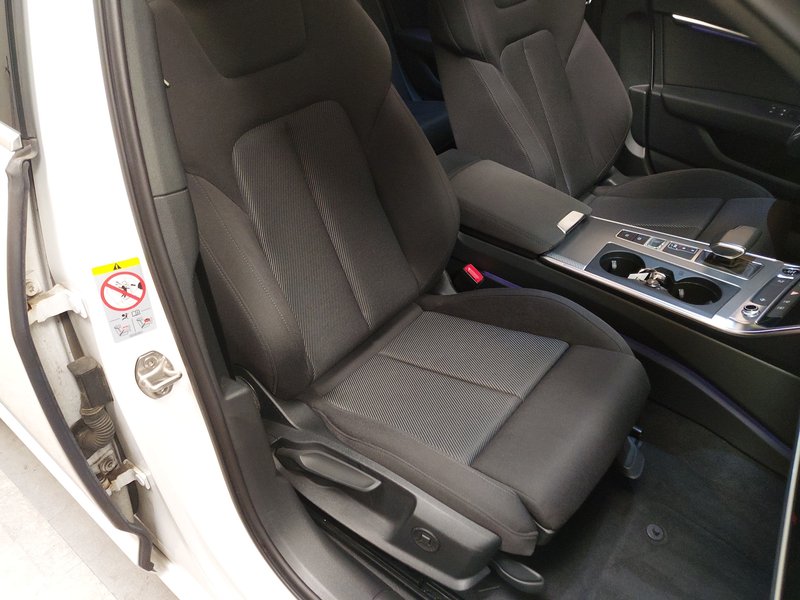Audi A6 Avant 50 TFSI e quattro sport automatik • panorama • LED — 10