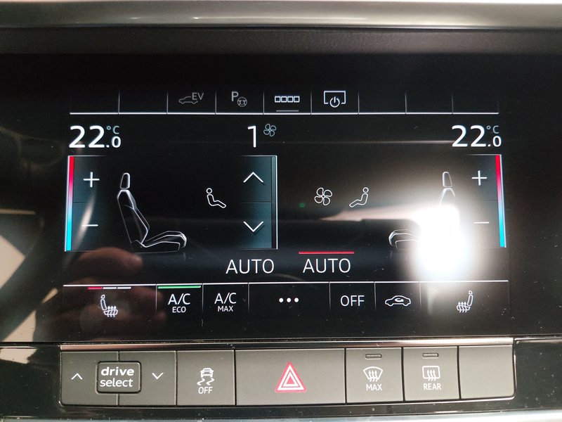 Audi A6 Avant 50 TFSI e quattro sport automatik • panorama • LED — 20