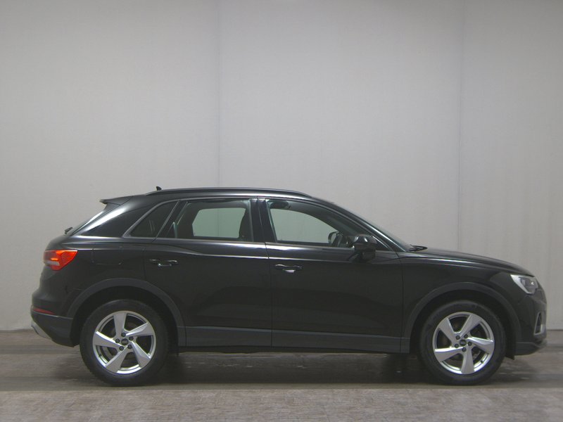 Audi Q3 35 TDI automatik advanced • ACC • Full LED