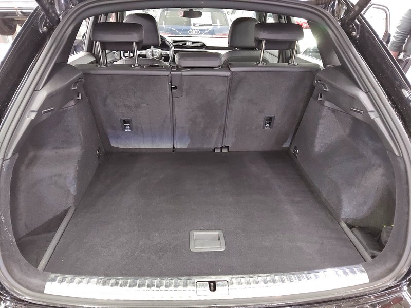 Audi Q3 35 TDI automatik advanced • ACC • Full LED — 12