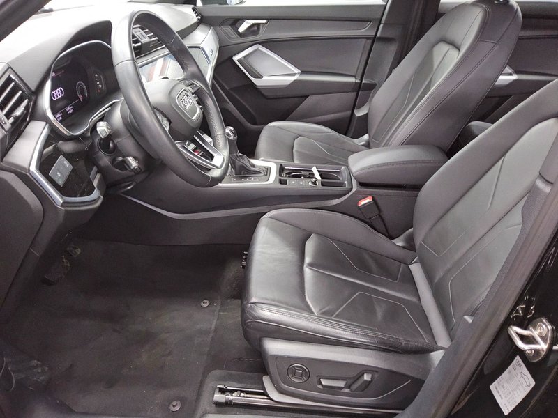 Audi Q3 35 TDI automatik advanced • ACC • Full LED — 9