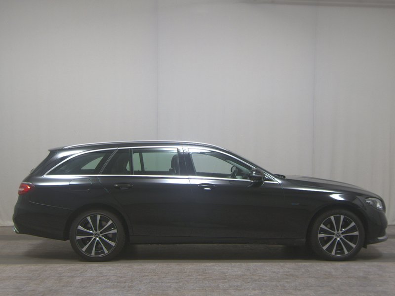 Mercedes-Benz E 300 de karavan automatik Avantgarde • LED