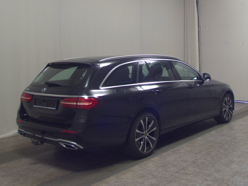 Mercedes-Benz E 300 de karavan automatik Avantgarde • LED — 4