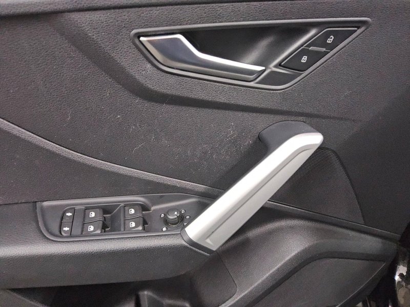 Audi Q2 35 TDI automatik advanced • ACC • Full LED — 10