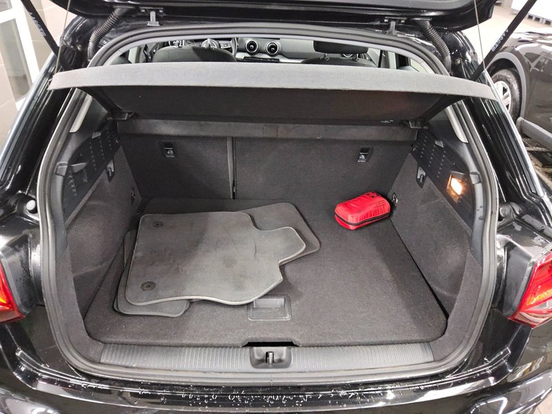 Audi Q2 35 TDI automatik advanced • ACC • Full LED — 12