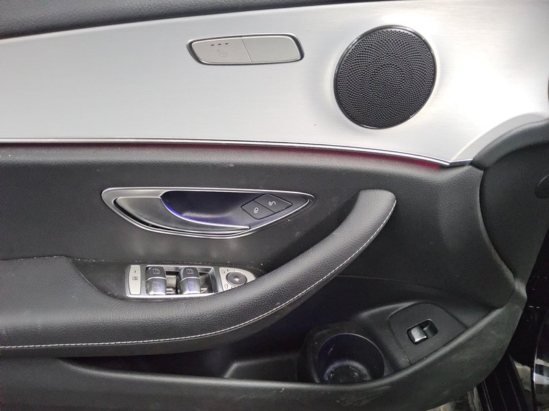 Mercedes-Benz E 220 d karavan automatik Avantgarde • LED • digitalni instrumenti — 10