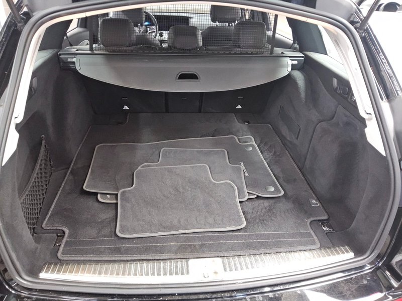 Mercedes-Benz E 220 d karavan automatik Avantgarde • LED • digitalni instrumenti — 12