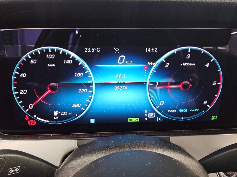 Mercedes-Benz E 220 d karavan automatik Avantgarde • LED • digitalni instrumenti — 8