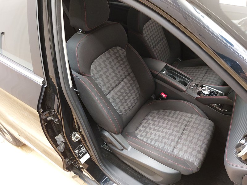 MG ZS EV Comfort • ACC • Full LED — 10