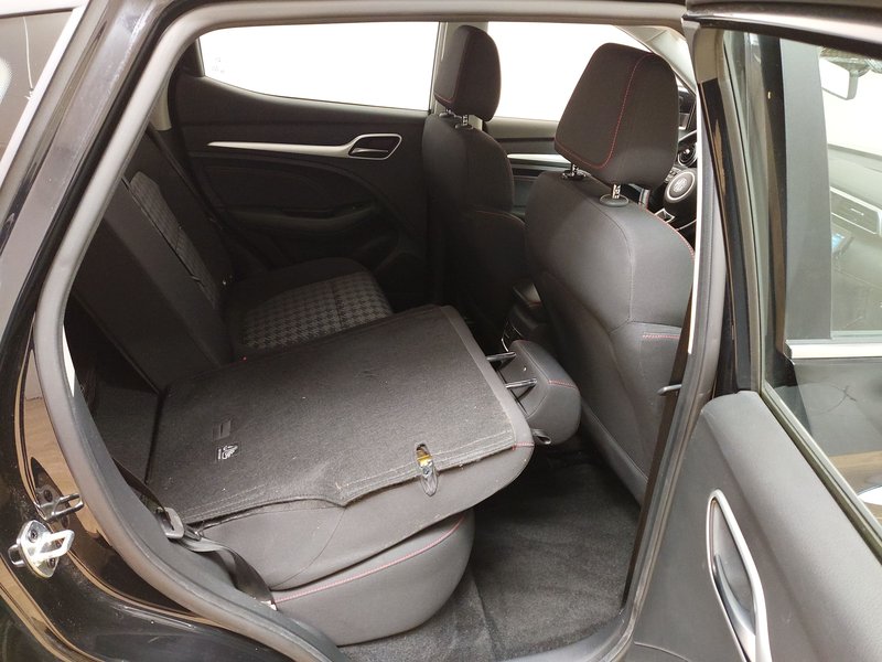 MG ZS EV Comfort • ACC • Full LED — 11