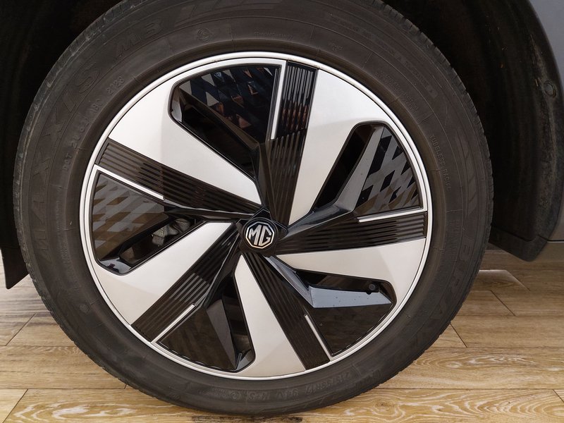 MG ZS EV Comfort • ACC • Full LED — 8