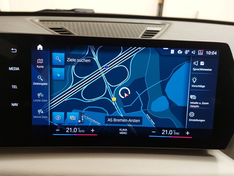 BMW iX1 xDrive automatik • LED • adaptivno ogibanje — 17