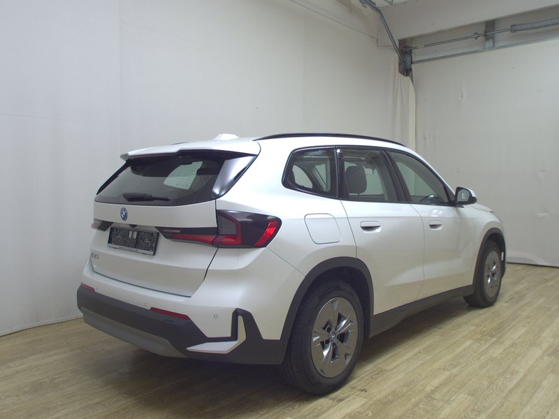 BMW iX1 xDrive automatik • LED • adaptivno ogibanje — 4