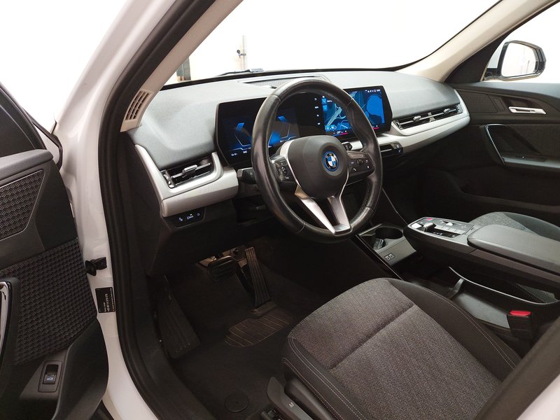 BMW iX1 xDrive automatik • LED • adaptivno ogibanje — 6