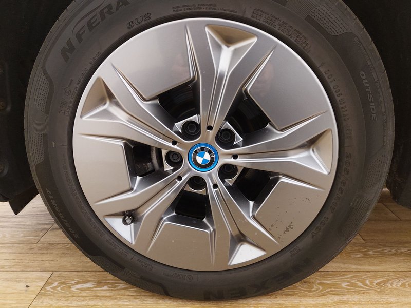 BMW iX1 xDrive automatik • LED • adaptivno ogibanje — 8