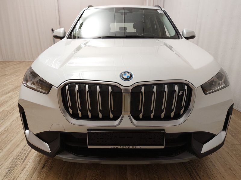 BMW iX1 xDrive automatik • LED • adaptivno ogibanje — 9