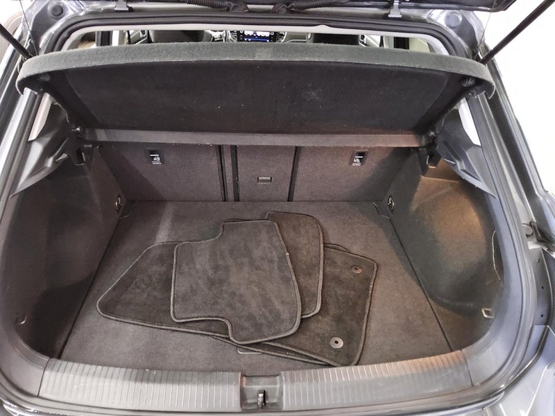 Volkswagen T-Roc 2.0 TDI automatik • ACC • AHK — 11