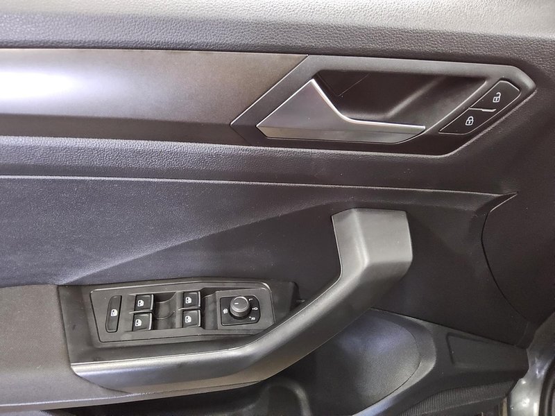 Volkswagen T-Roc 2.0 TDI automatik • ACC • AHK — 9
