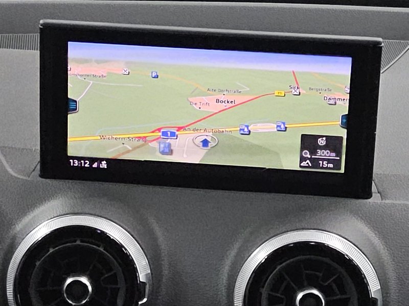 Audi Q2 2.0 TDI automatik quattro • Full LED • električna peta vrata — 7