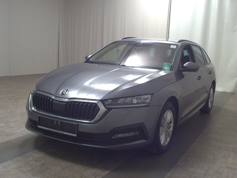 Škoda Octavia Combi 2.0 TDI Ambition automatik • ACC • LED — 2