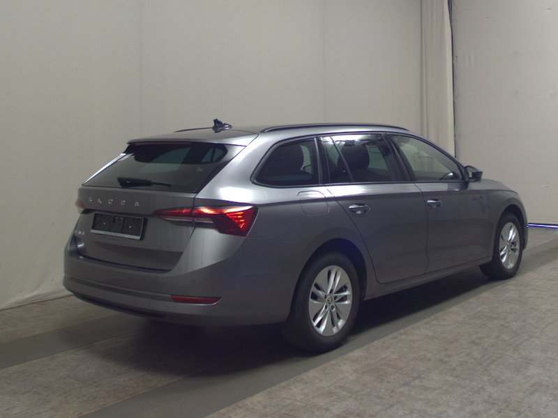 Škoda Octavia Combi 2.0 TDI Ambition automatik • ACC • LED — 4