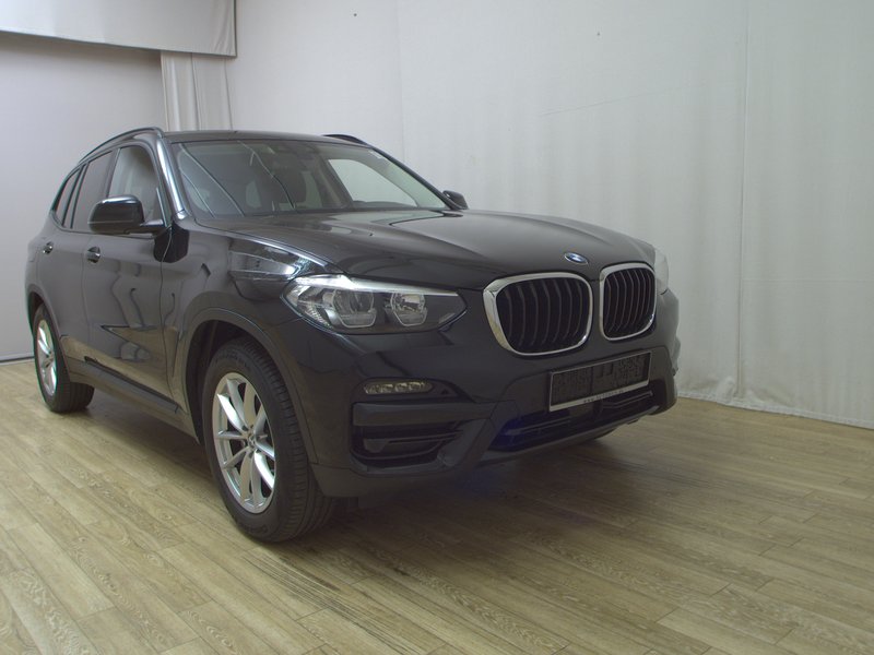 BMW X3 xDrive20d Advantage • HUD • digitalni instrumenti — 3