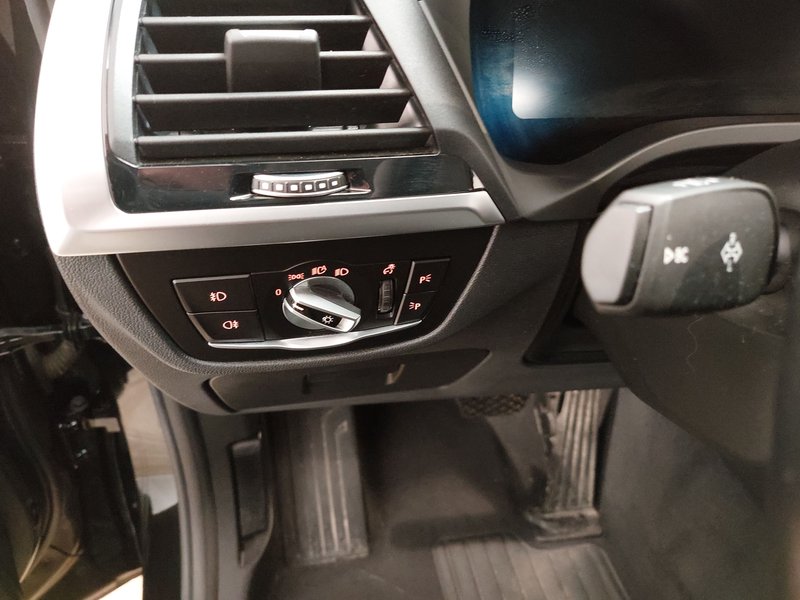 BMW X3 xDrive20d Advantage • HUD • digitalni instrumenti — 7