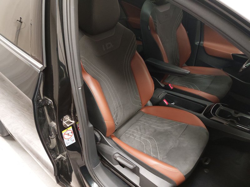 Volkswagen ID.4 Pro Performance • ACC • AHK — 10