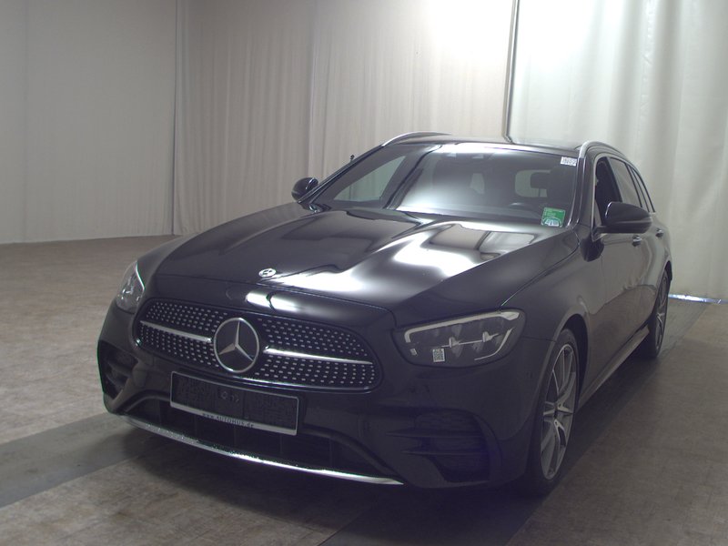 Mercedes-Benz E 220 d karavan automatik AMG Line • panorama • ACC — 2