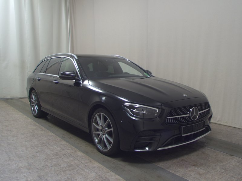 Mercedes-Benz E 220 d karavan automatik AMG Line • panorama • ACC — 3