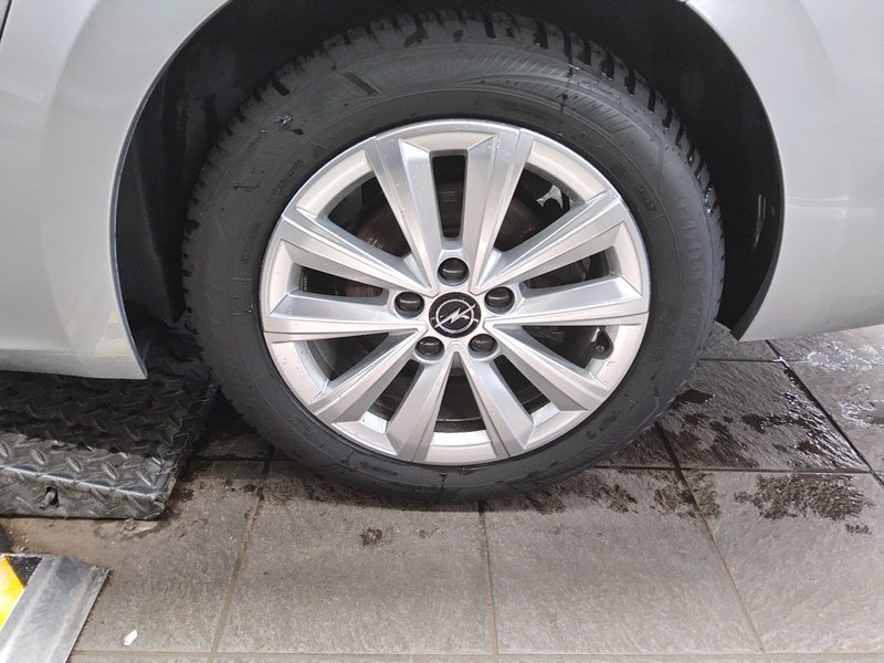 Opel Astra Sports Tourer 1.5 D Business Edition • Full LED — 11