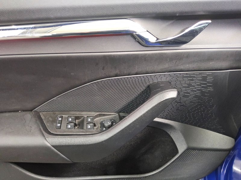 Škoda Octavia Kombi 2.0 TDI Style • HUD • Full LED — 10