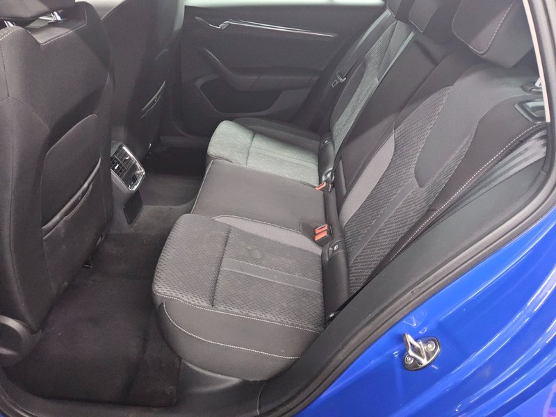 Škoda Octavia Kombi 2.0 TDI Style • HUD • Full LED — 13