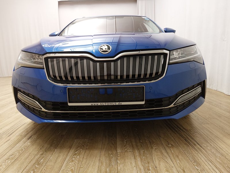 Škoda Superb Kombi 1.4 TSI automatik iV Style • ACC • 360° kamera — 10