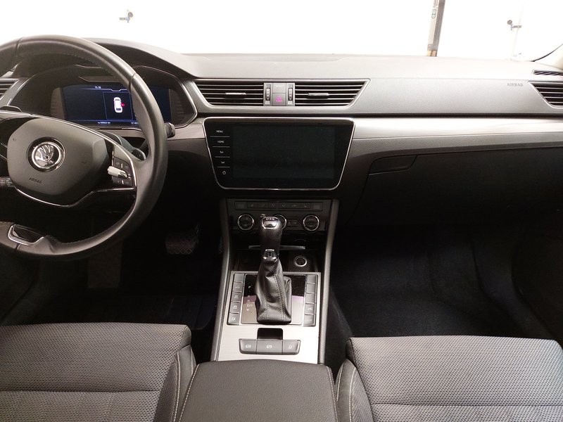 Škoda Superb Kombi 1.4 TSI automatik iV Style • ACC • 360° kamera — 18