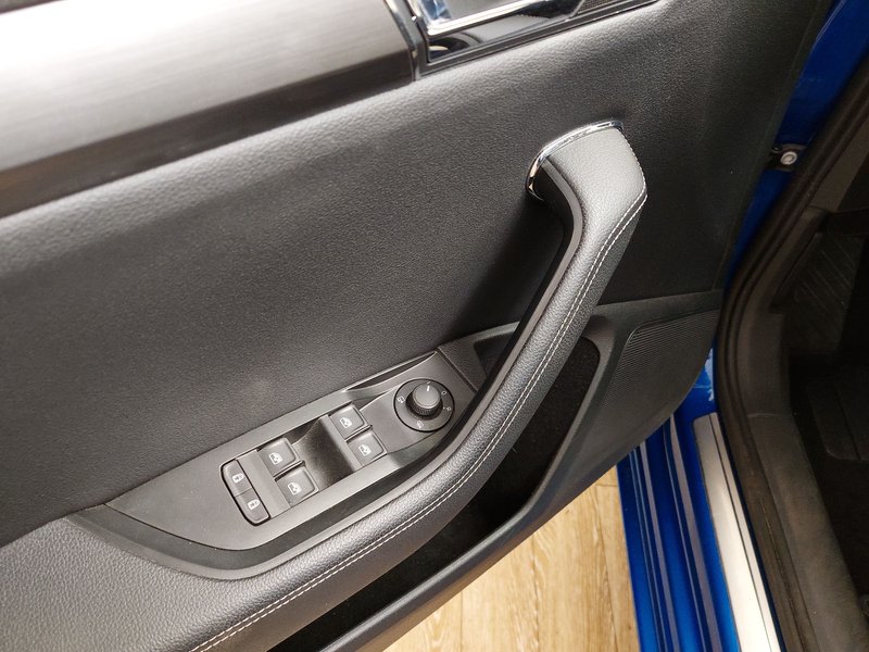 Škoda Superb Kombi 1.4 TSI automatik iV Style • ACC • 360° kamera — 5