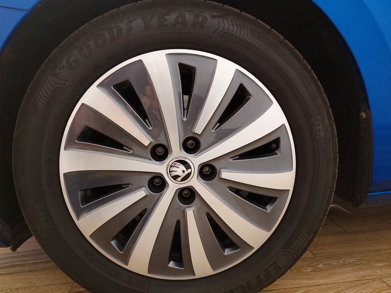 Škoda Superb Kombi 1.4 TSI automatik iV Style • ACC • 360° kamera — 9