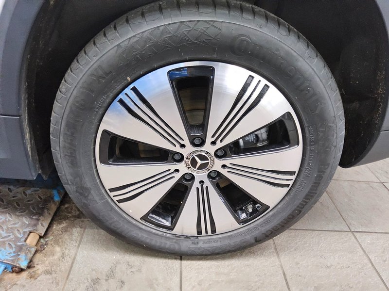 Mercedes-Benz EQA 250 • LED • digitalni instrumenti — 11