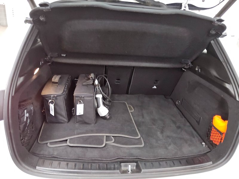 Mercedes-Benz EQA 250 • LED • digitalni instrumenti — 12