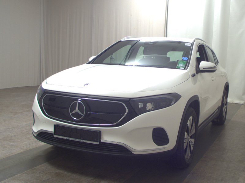 Mercedes-Benz EQA 250 • LED • digitalni instrumenti — 2