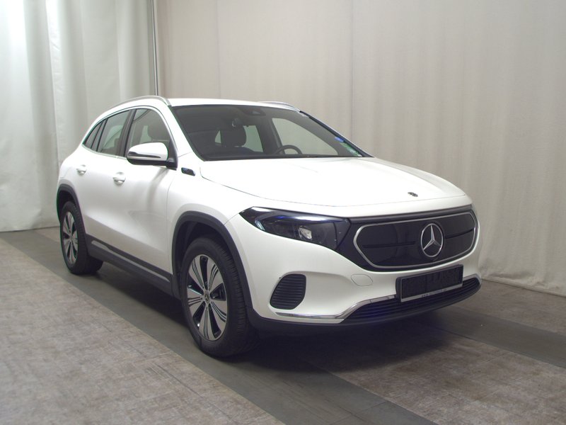 Mercedes-Benz EQA 250 • LED • digitalni instrumenti — 3