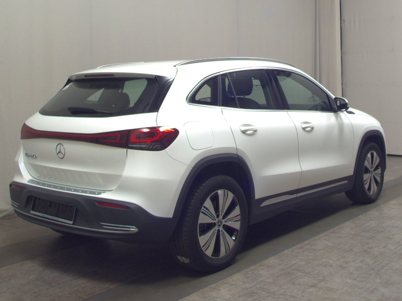 Mercedes-Benz EQA 250 • LED • digitalni instrumenti — 4