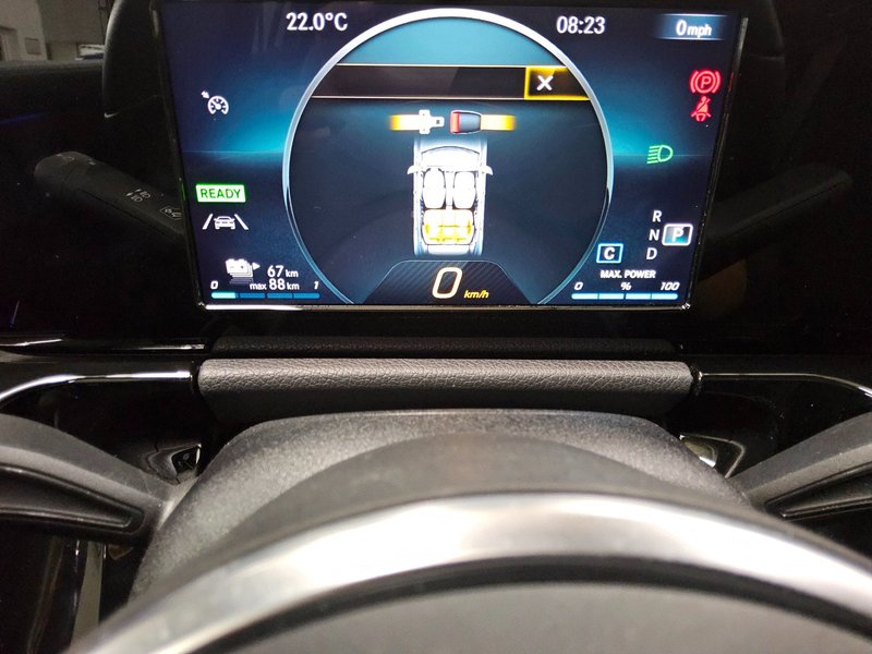 Mercedes-Benz EQA 250 • LED • digitalni instrumenti — 8