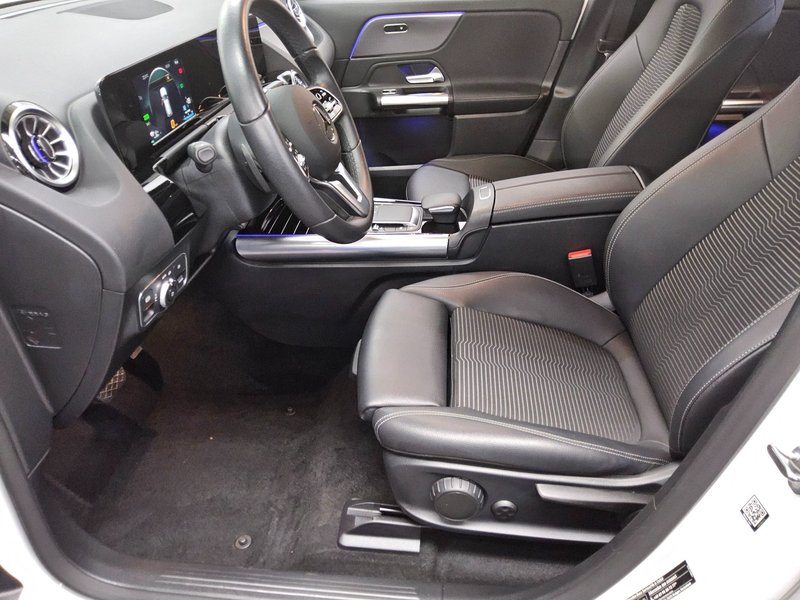 Mercedes-Benz EQA 250 • LED • digitalni instrumenti — 9